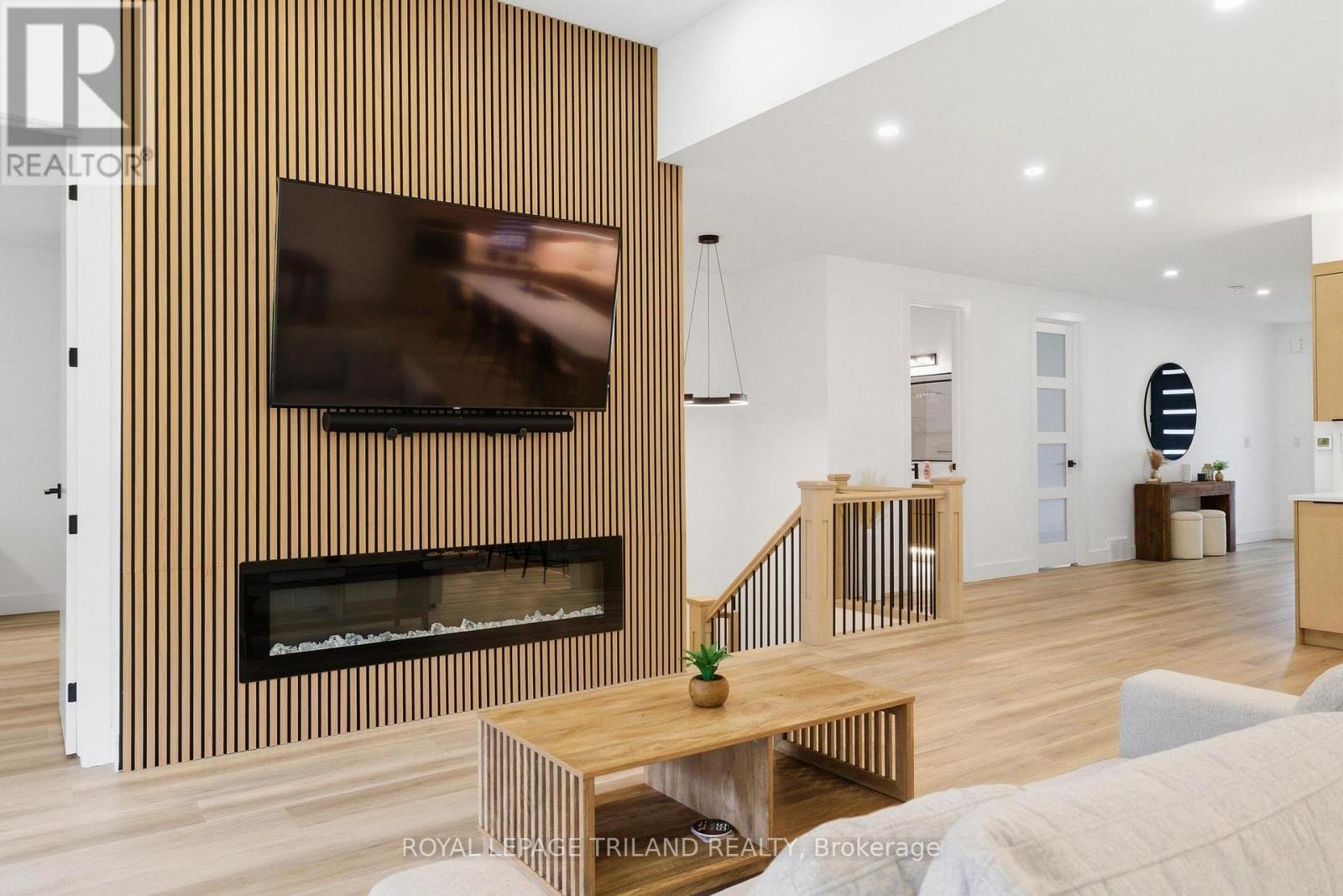 62 AVERY PLACE - 5