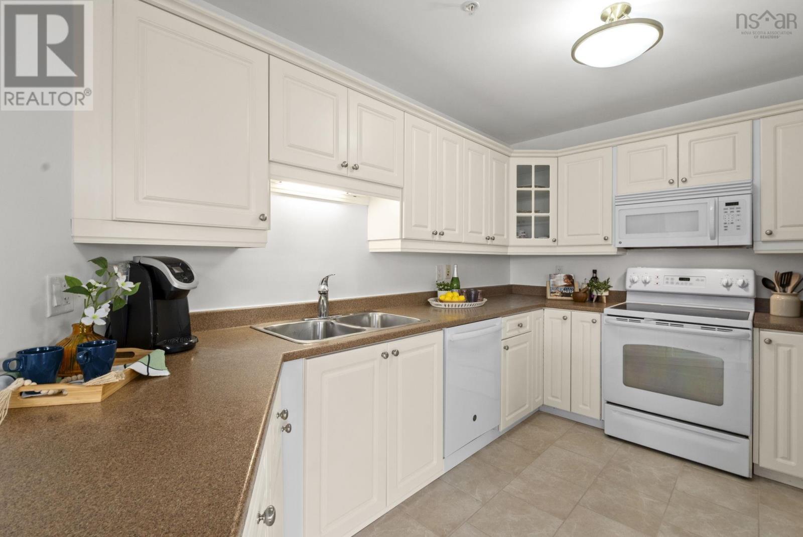 #210 120 Southgate Drive - 13