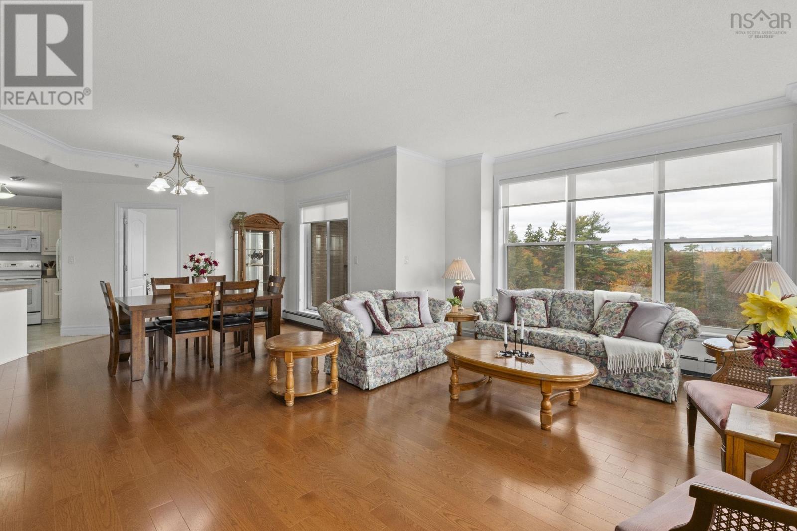 #210 120 Southgate Drive - 11