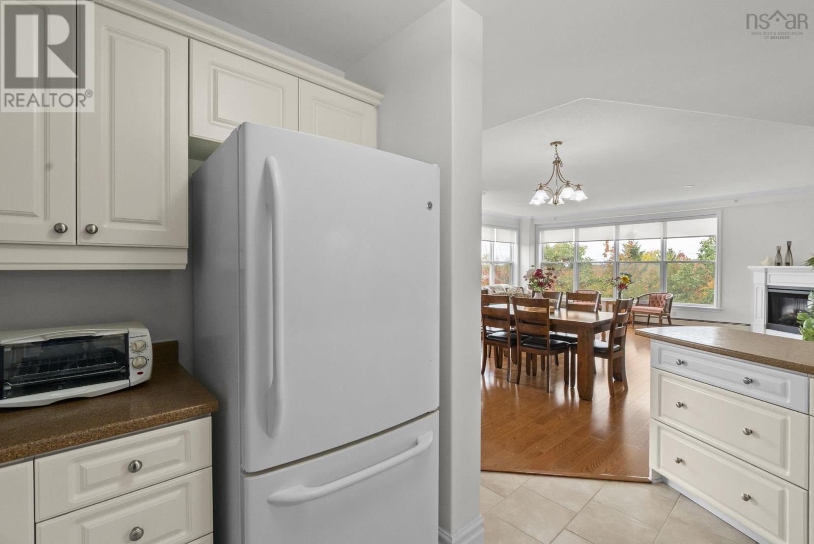 #210 120 Southgate Drive - 15