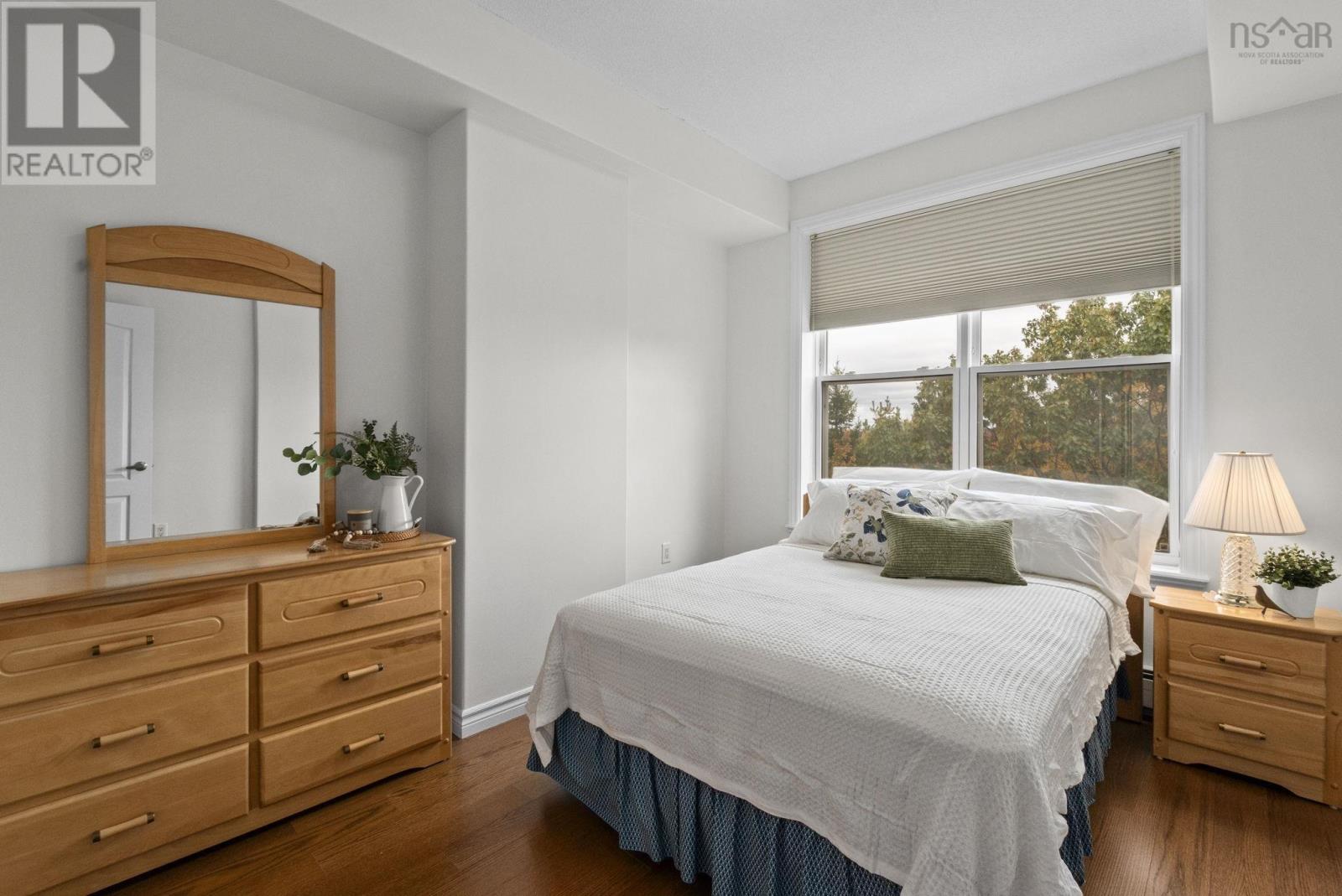 #210 120 Southgate Drive - 18