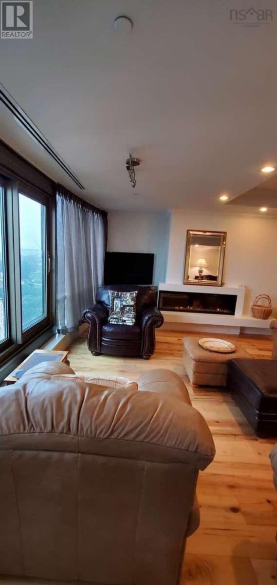 #1207 1445 South Park Street - 12