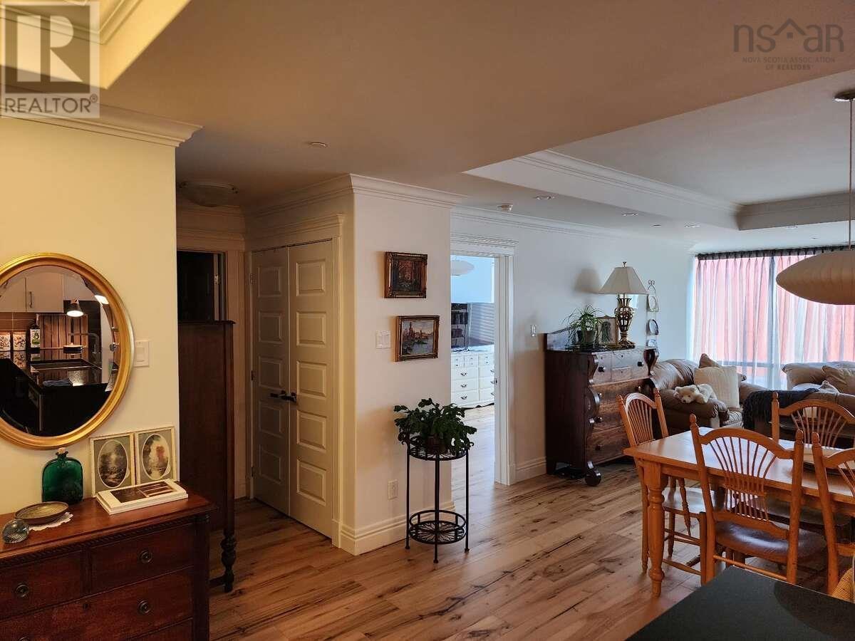 #1207 1445 South Park Street - 34