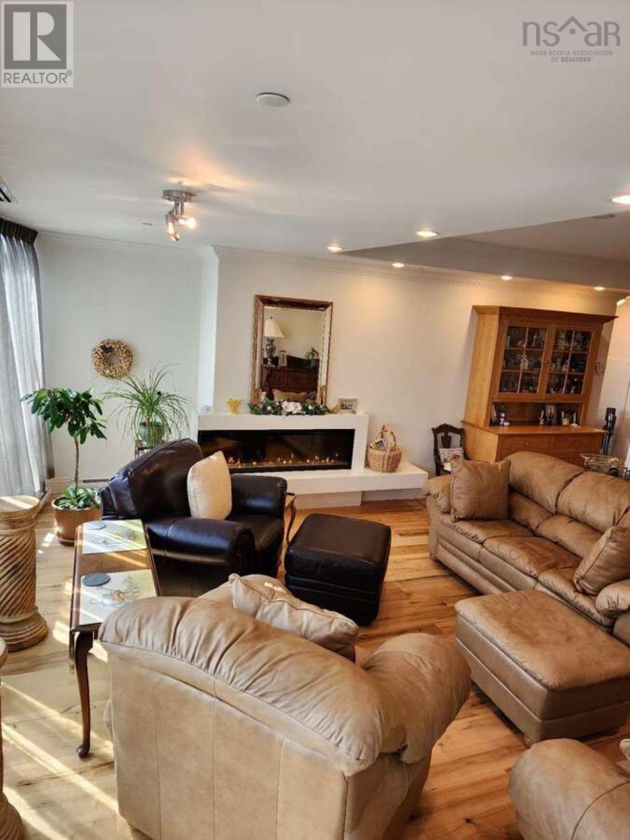 #1207 1445 South Park Street - 11