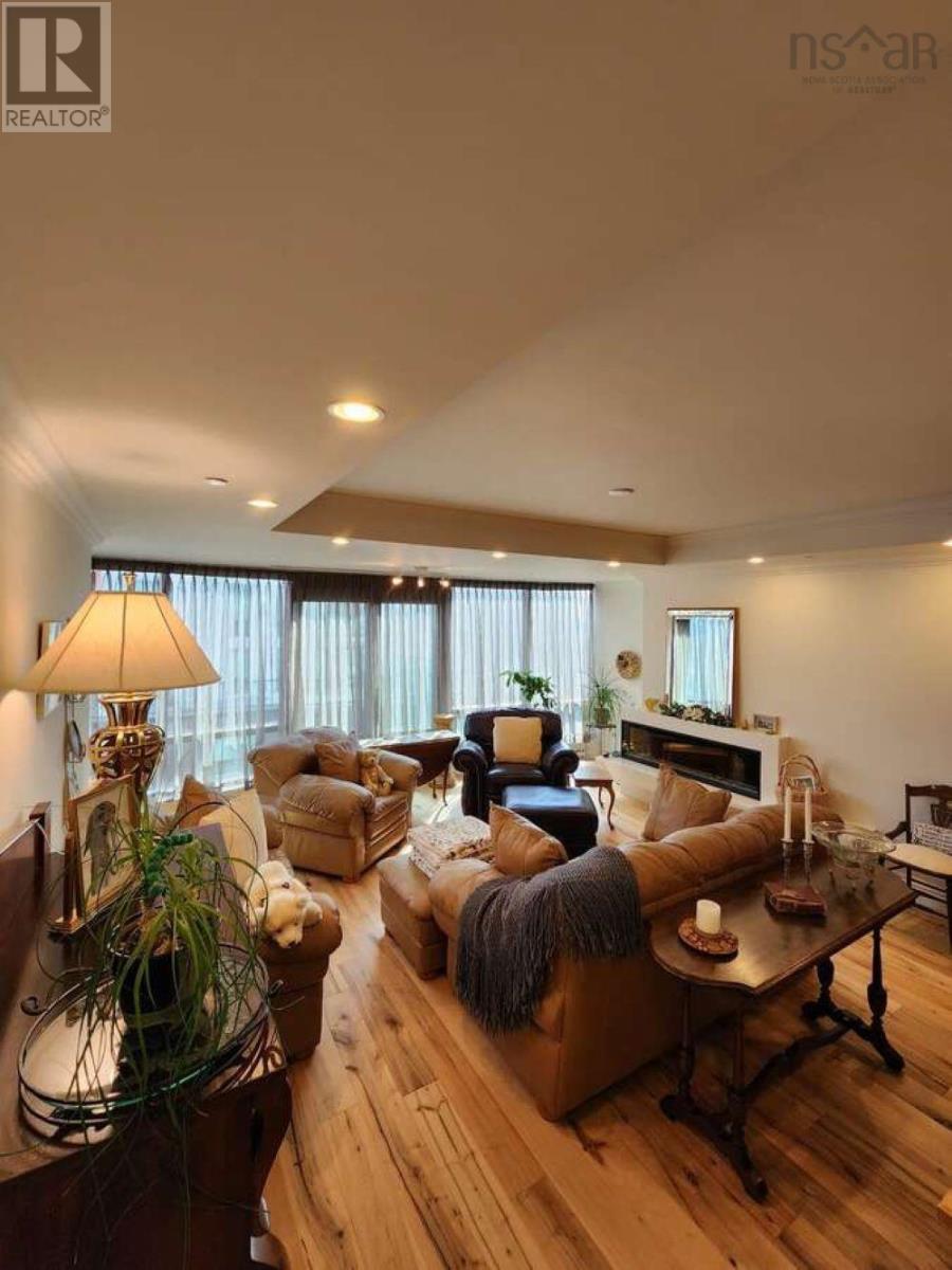 #1207 1445 South Park Street - 9