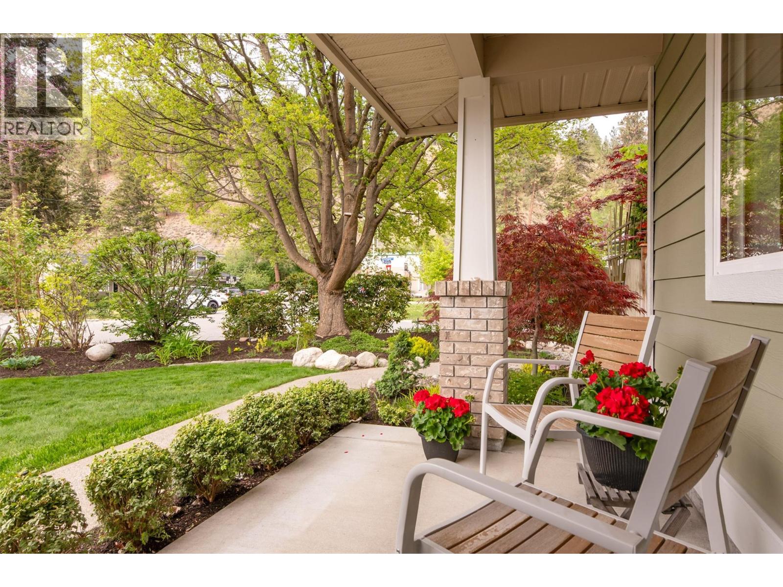 877 Hubbard Road - 8