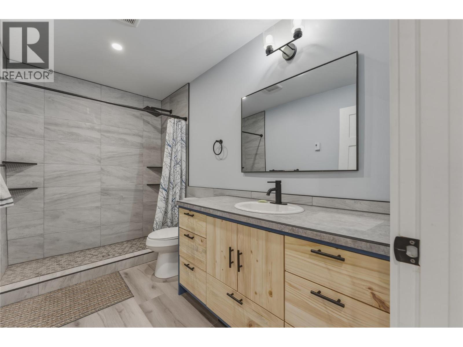 784 Wood Road, Kelowna