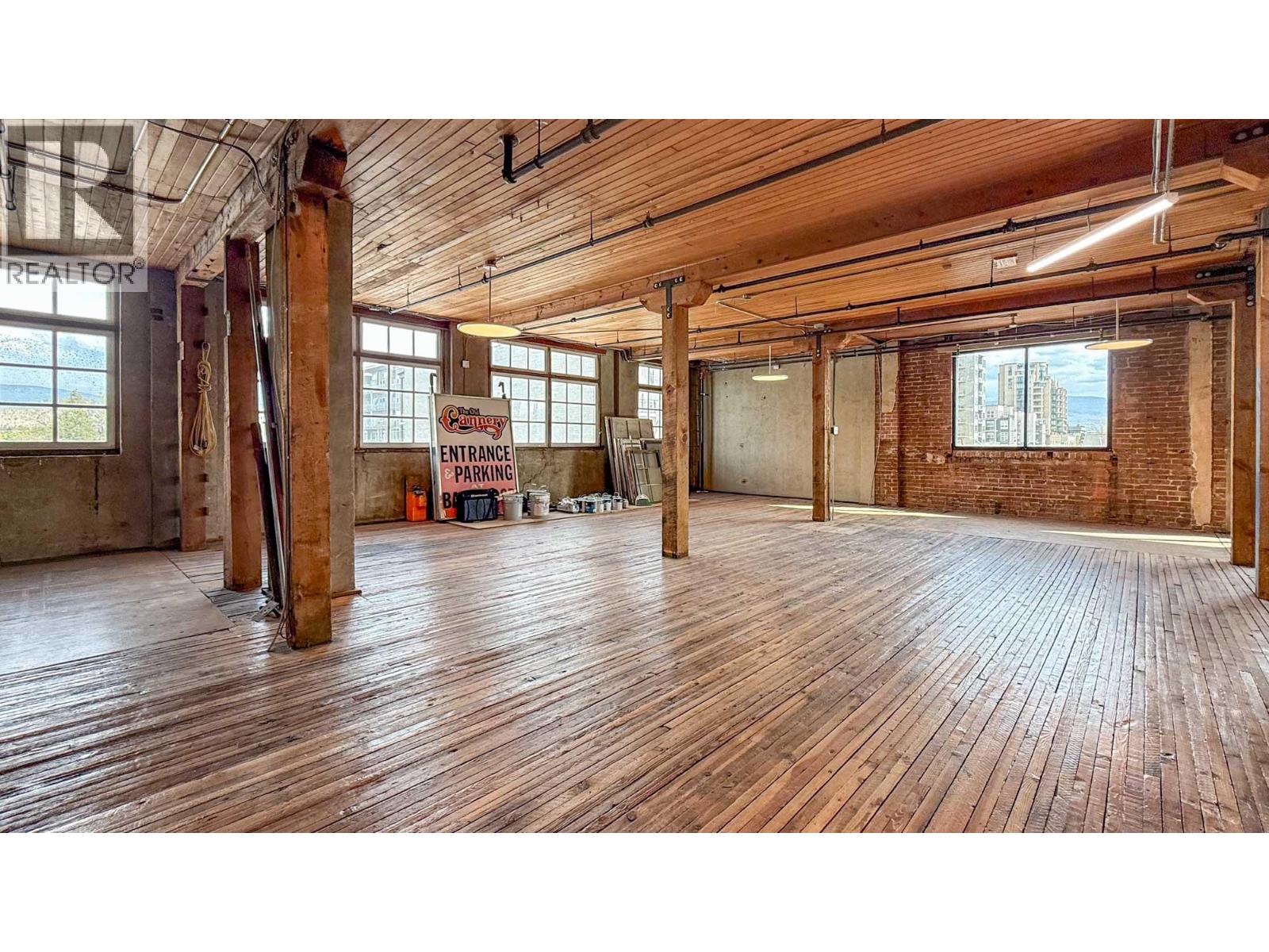 1264 Ellis Street Unit# 300, Kelowna