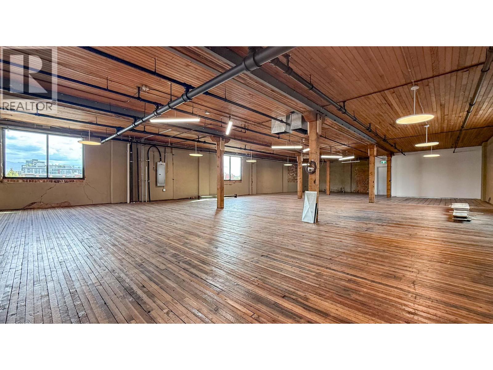 1264 Ellis Street Unit# 300, Kelowna
