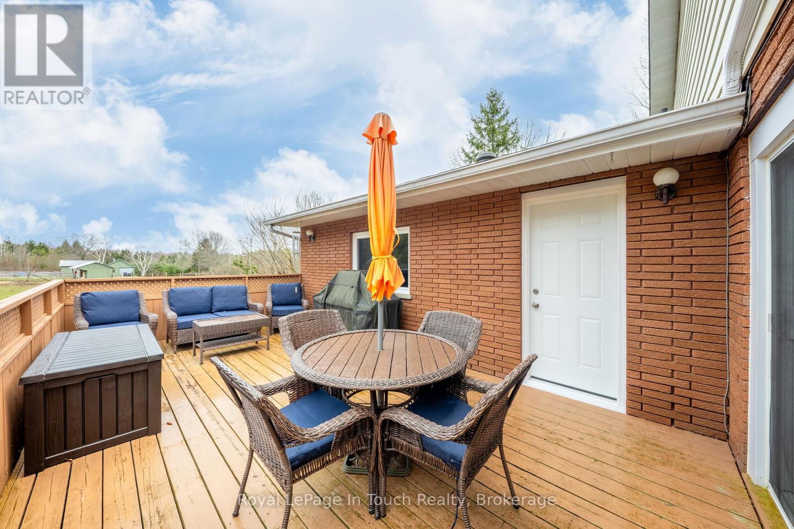 756 CHAMPLAIN ROAD - 6