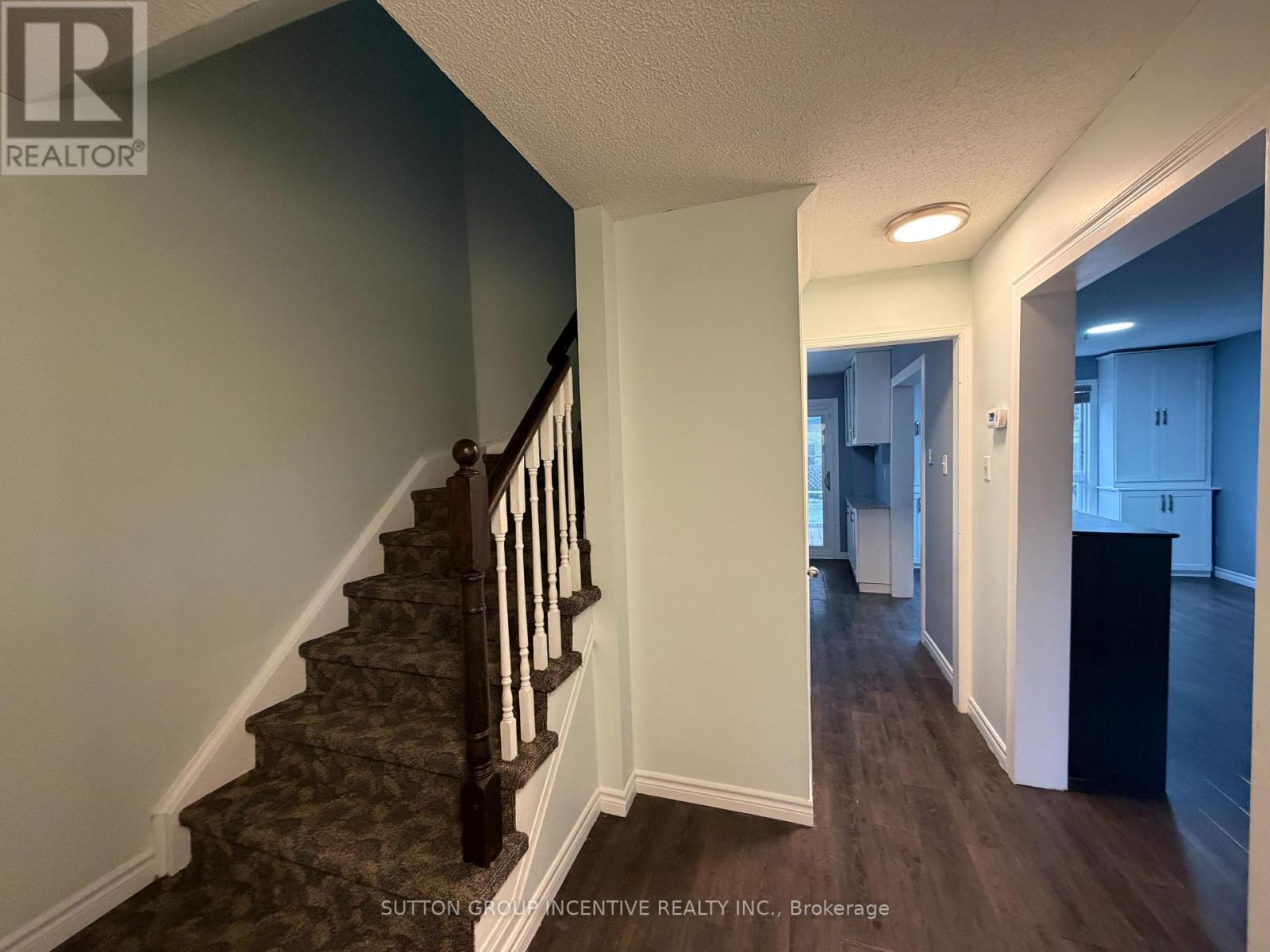 90 MOON DRIVE - 3