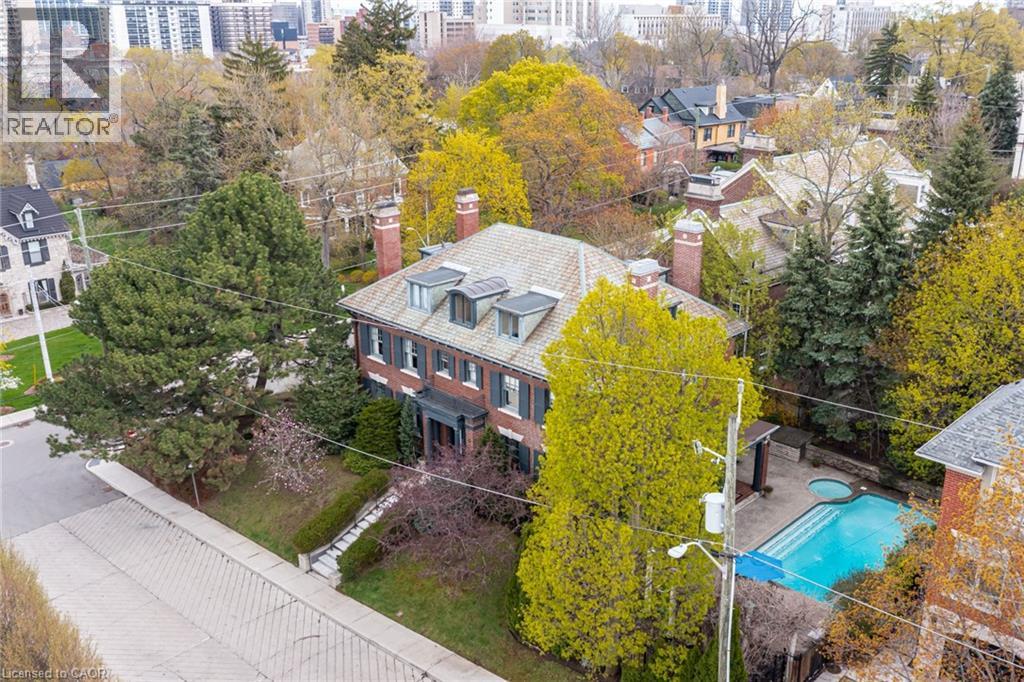 5 UNDERCLIFFE Avenue, Hamilton, Ontario, L8P3G9 — Photo 2