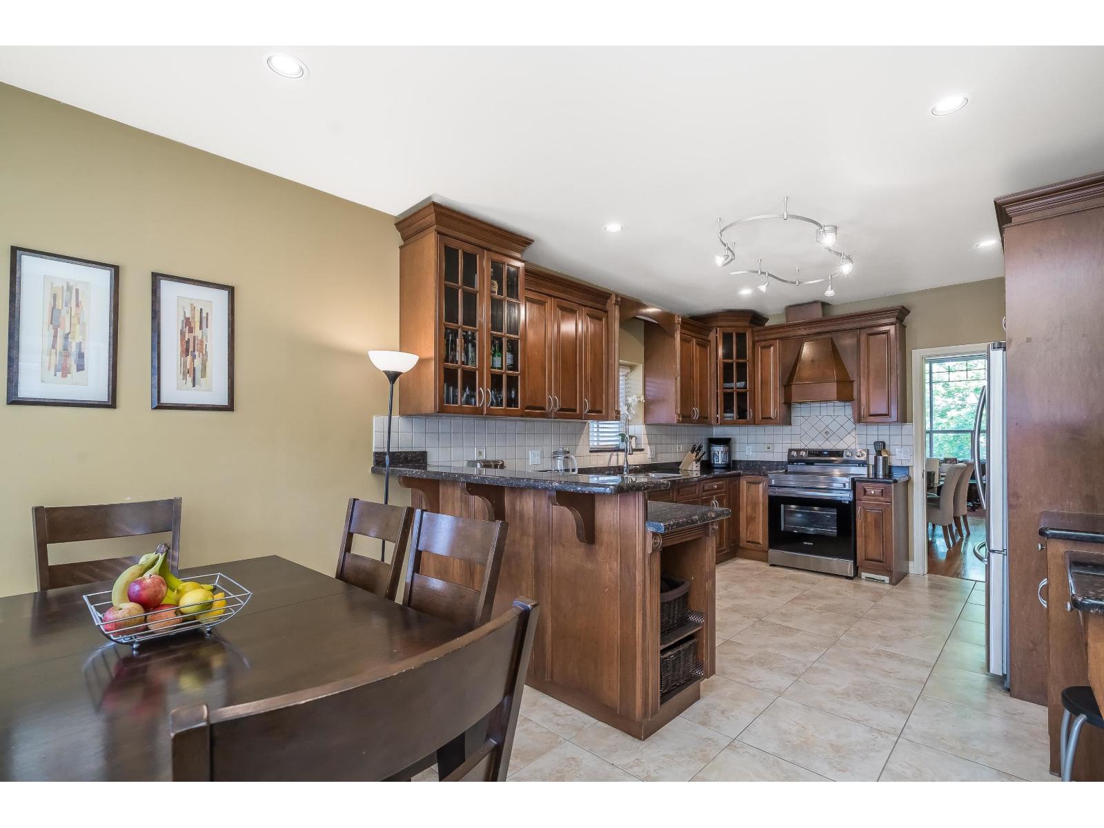 8 Bed, 6 Bath House for Sale in Surrey – 7625 151A STREET, Surrey - Image 11