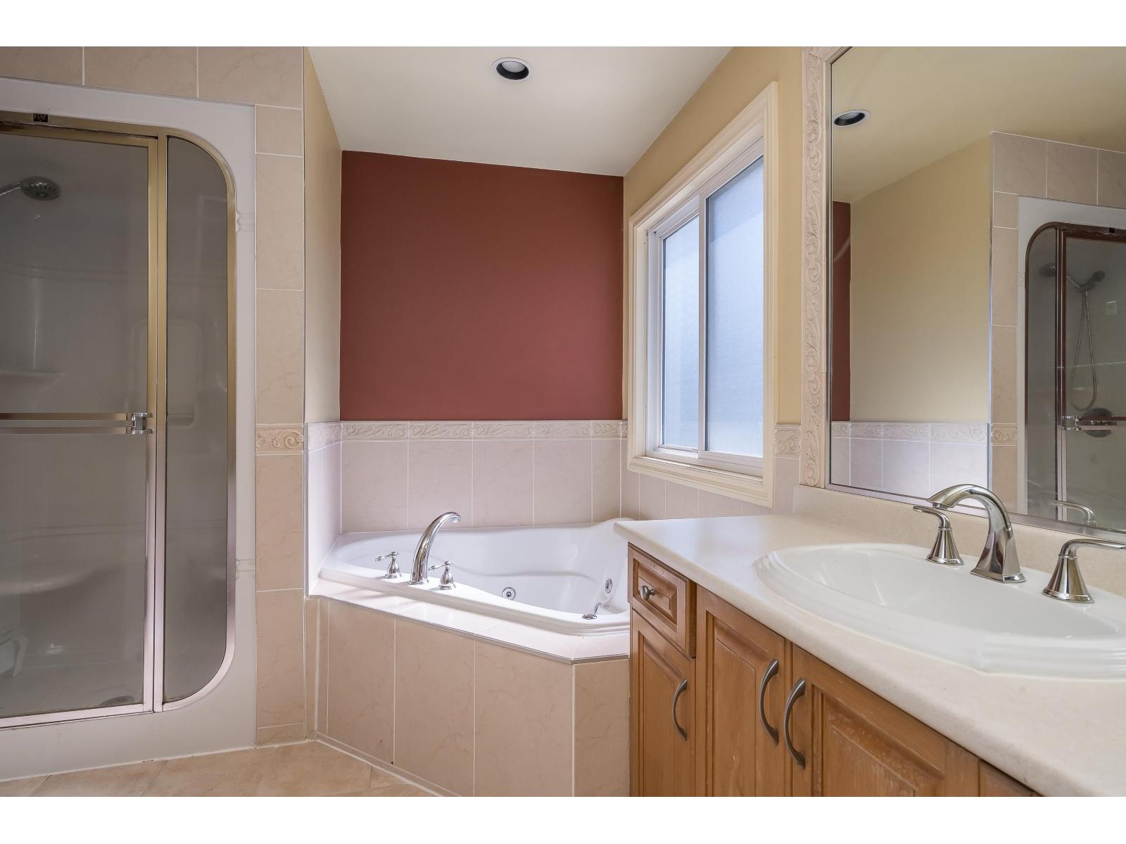 8 Bed, 6 Bath House for Sale in Surrey – 7625 151A STREET, Surrey - Image 31