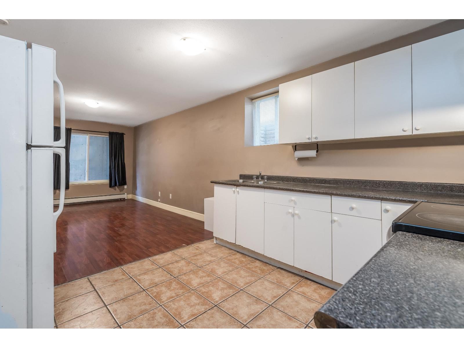 8 Bed, 6 Bath House for Sale in Surrey – 7625 151A STREET, Surrey - Image 35
