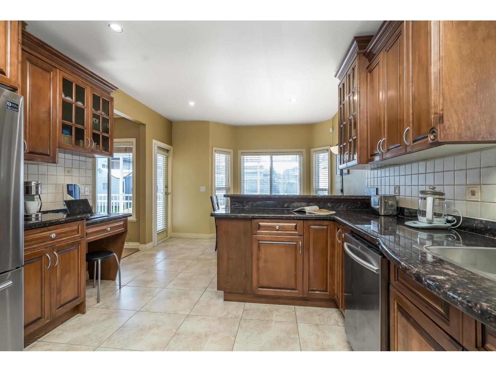 8 Bed, 6 Bath House for Sale in Surrey – 7625 151A STREET, Surrey - Image 12