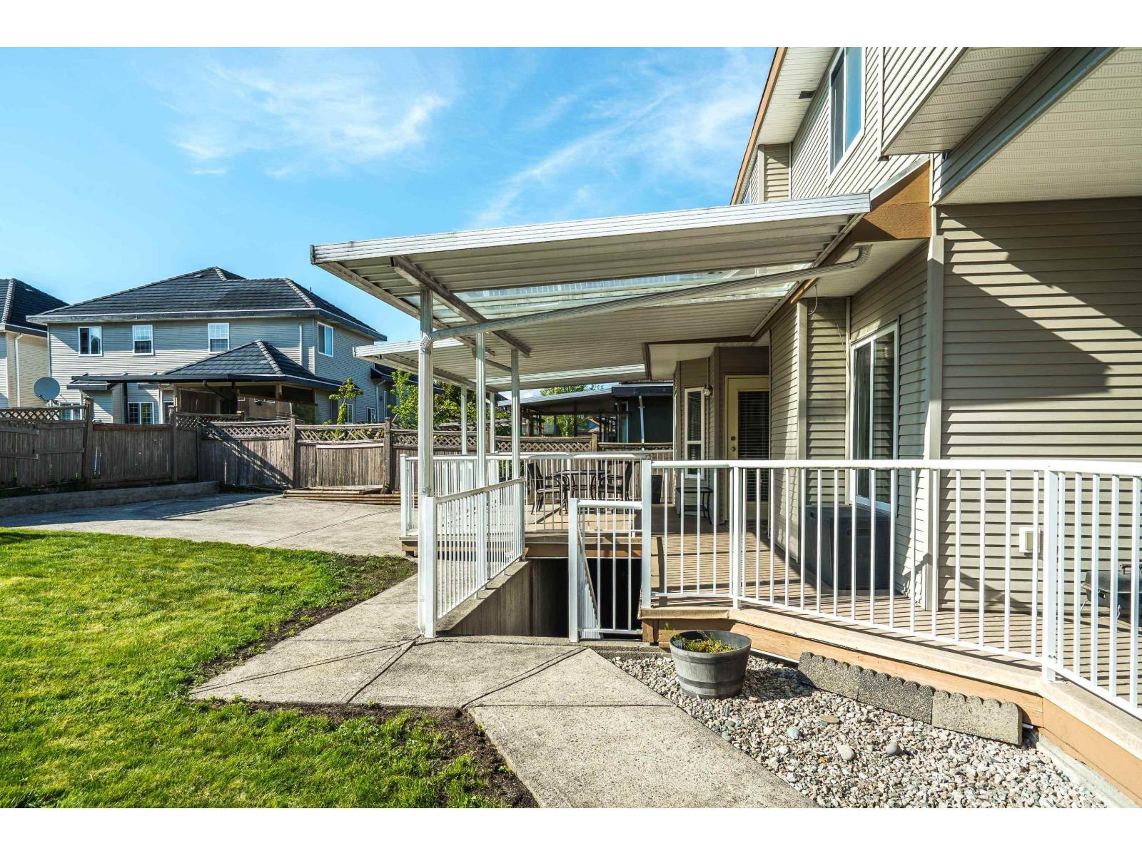 8 Bed, 6 Bath House for Sale in Surrey – 7625 151A STREET, Surrey - Image 38