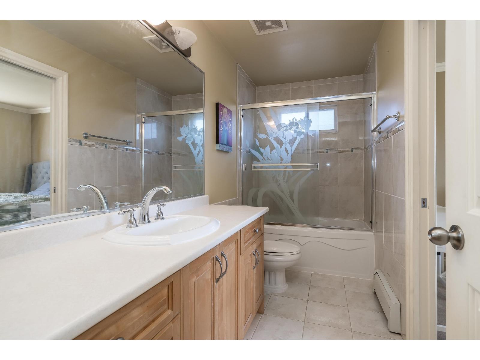 8 Bed, 6 Bath House for Sale in Surrey – 7625 151A STREET, Surrey - Image 25