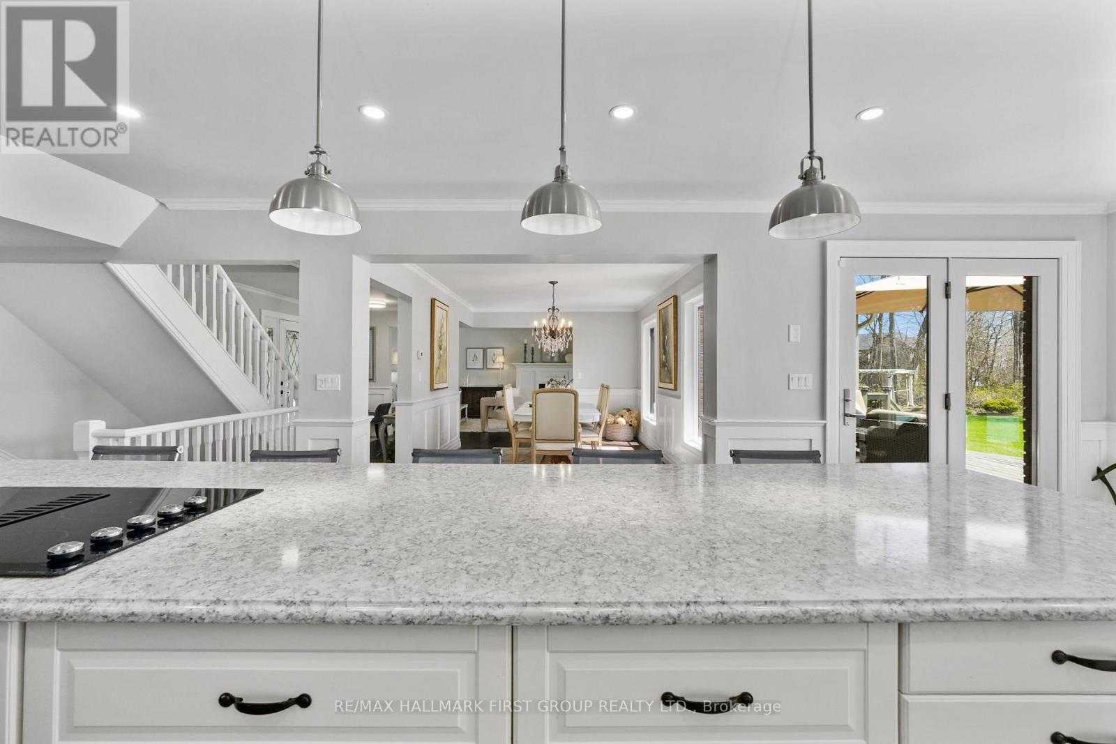 3 HAMILTON COURT - 16
