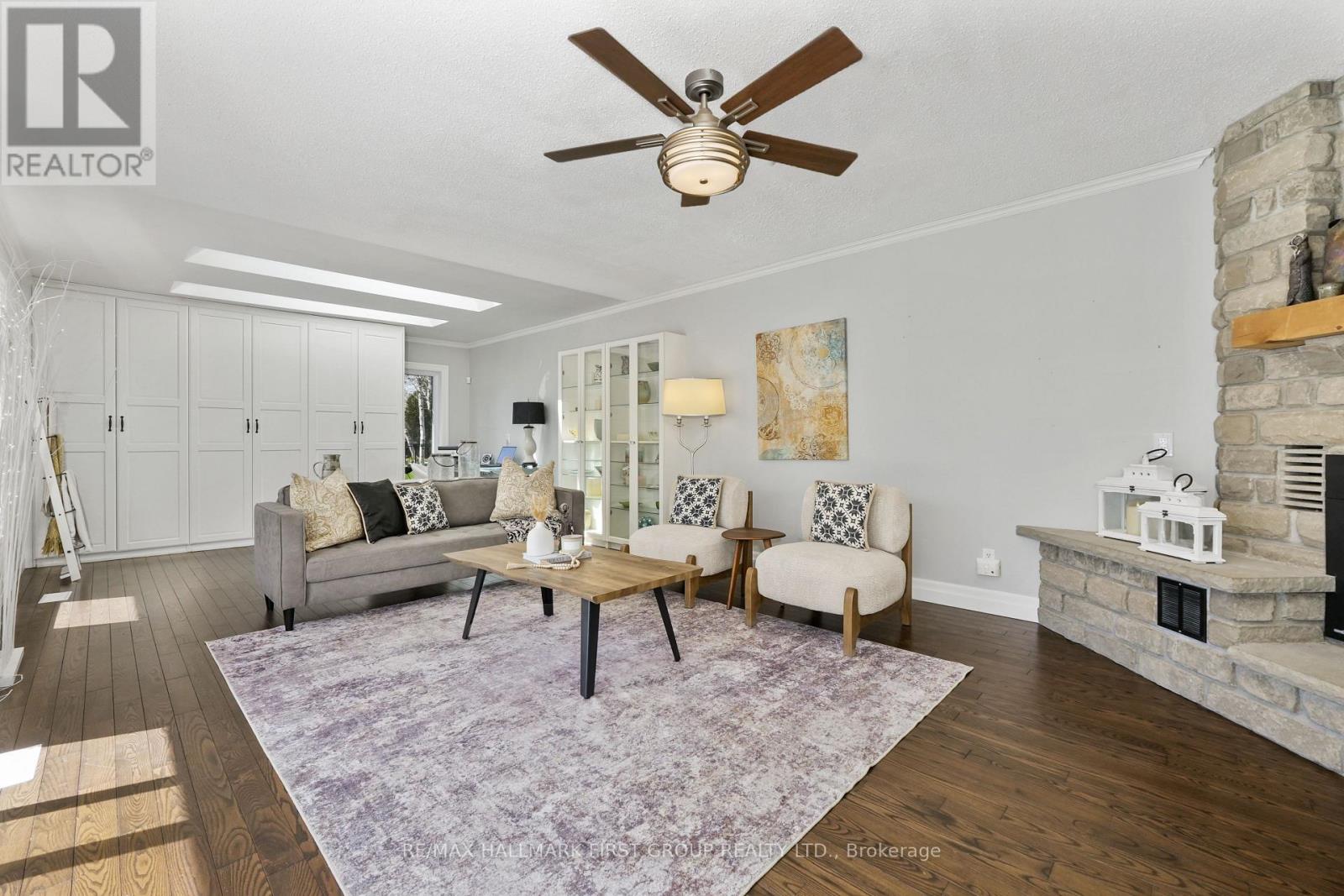 3 HAMILTON COURT - 18
