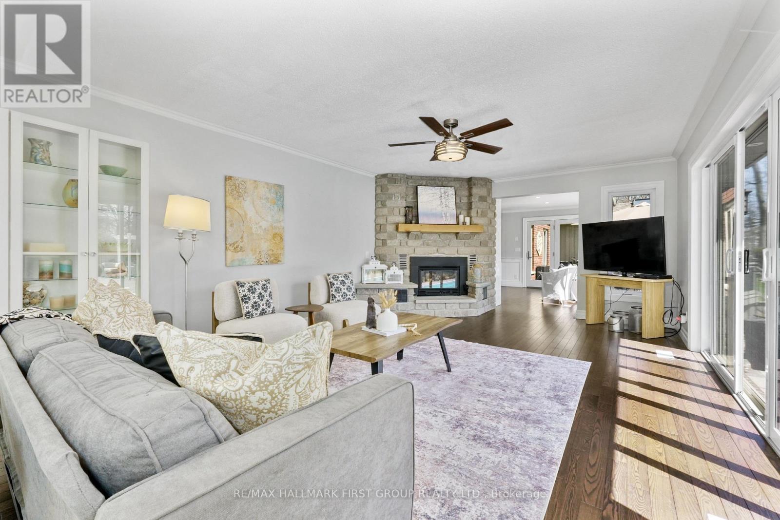 3 HAMILTON COURT - 20