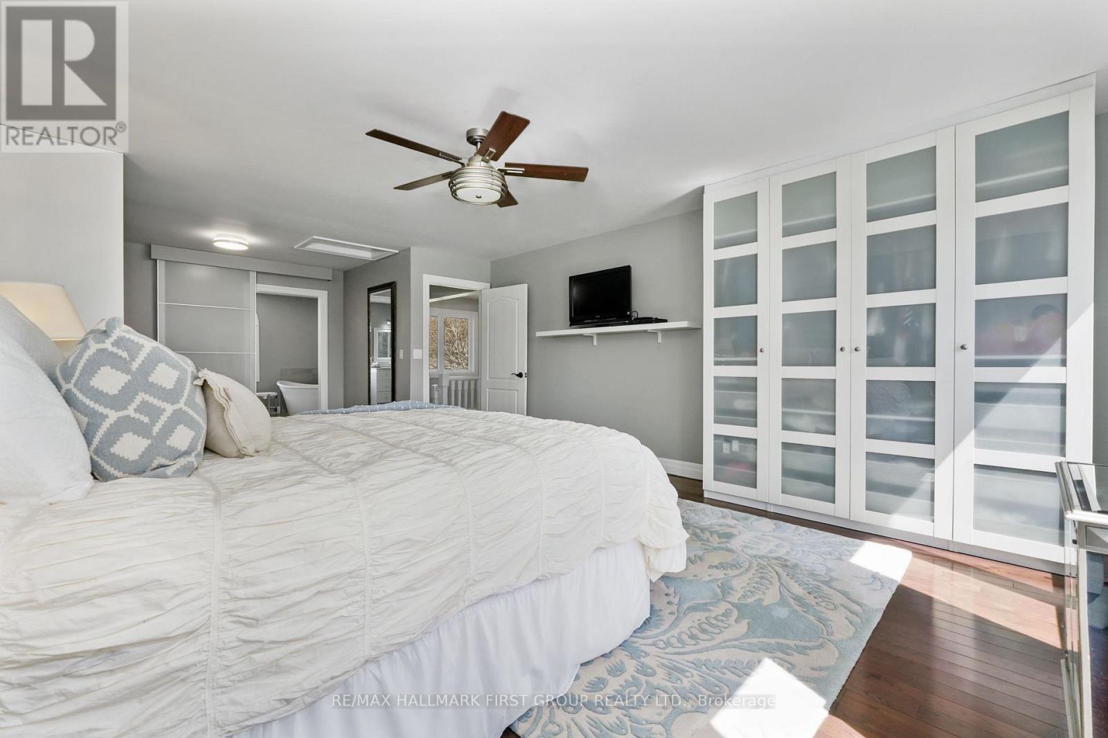 3 HAMILTON COURT - 25