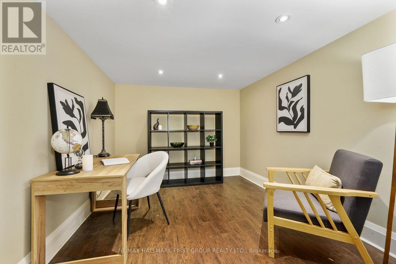 3 HAMILTON COURT - 37