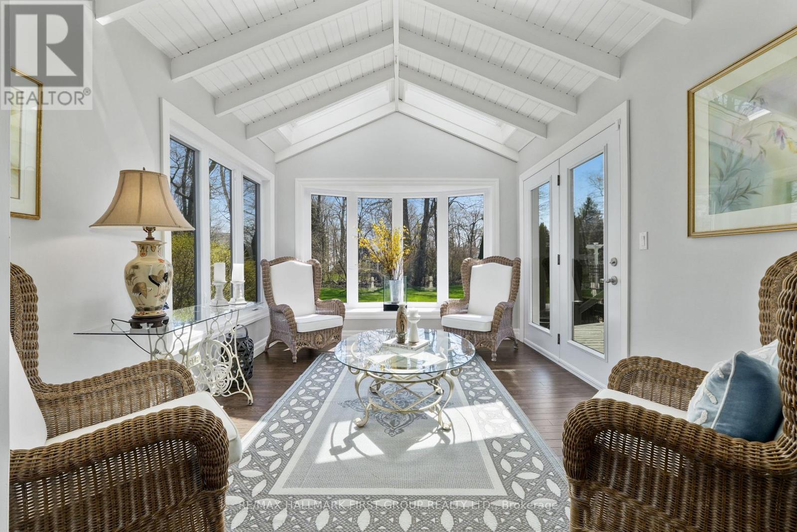 3 HAMILTON COURT - 8