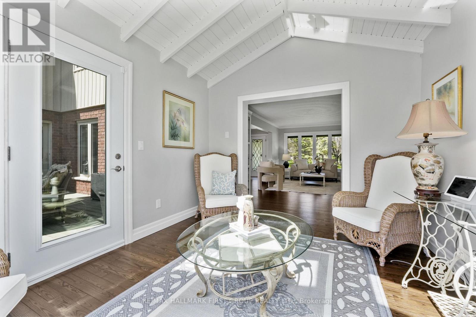 3 HAMILTON COURT - 9
