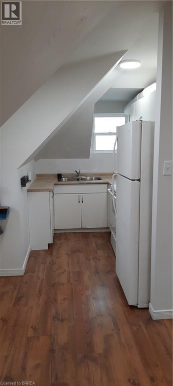 42 SHERIDAN Street, Brantford, Ontario, N3T2P9 — Photo 2