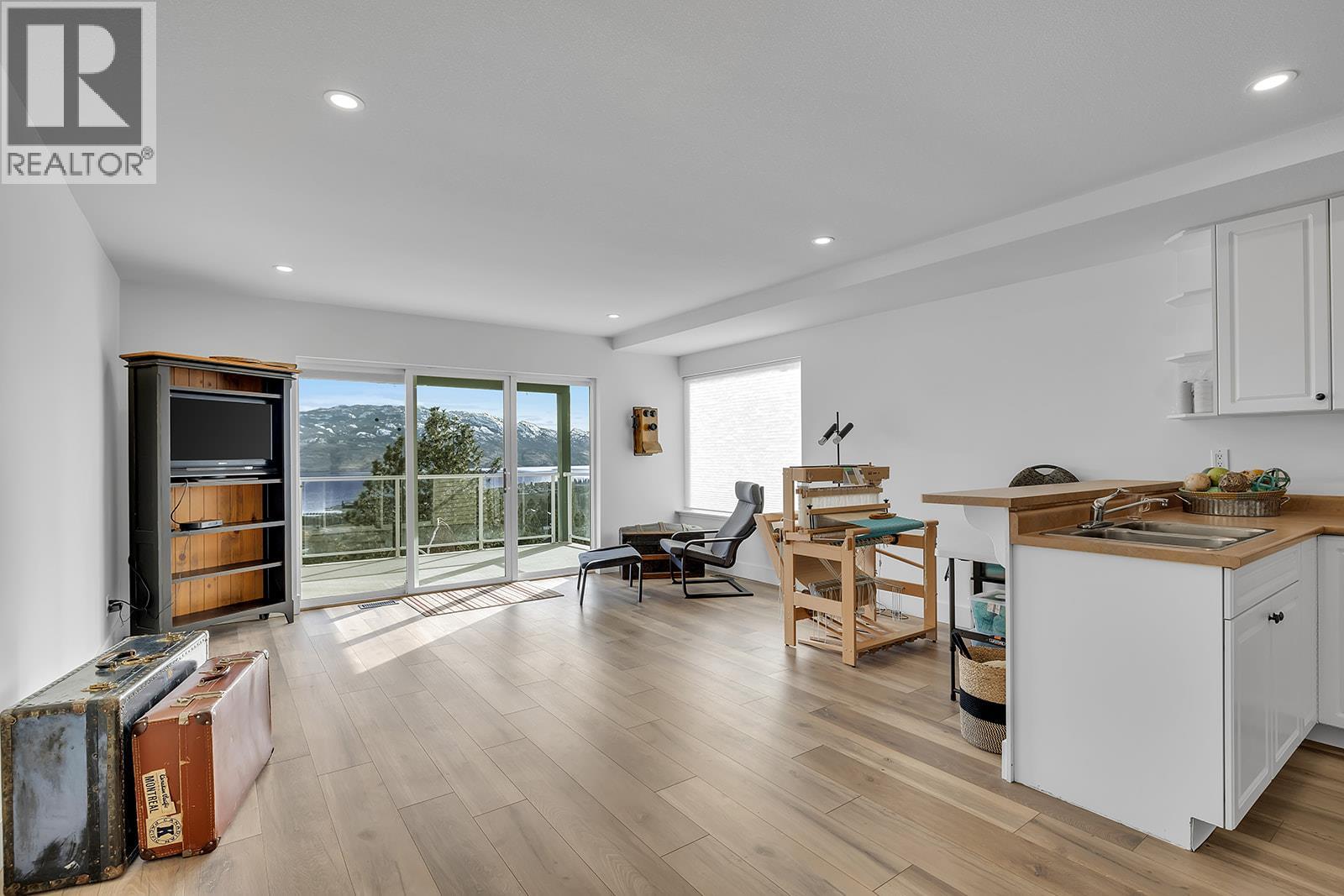 1405 Menu Road - 34