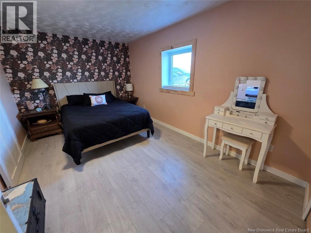 5722 Centrale Street - 35