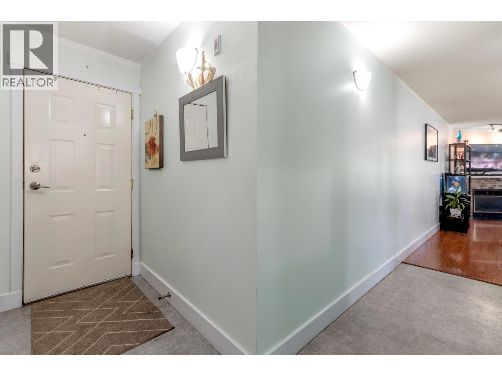 201 175 W 4TH STREET, North Vancouver