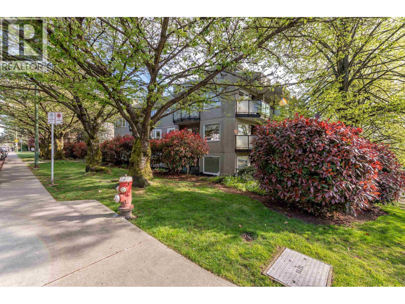201 175 W 4TH STREET, North Vancouver