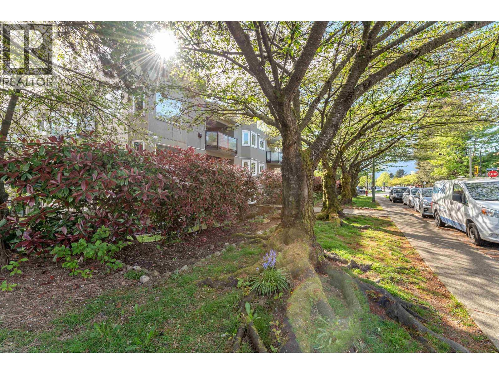 201 175 W 4TH STREET, North Vancouver