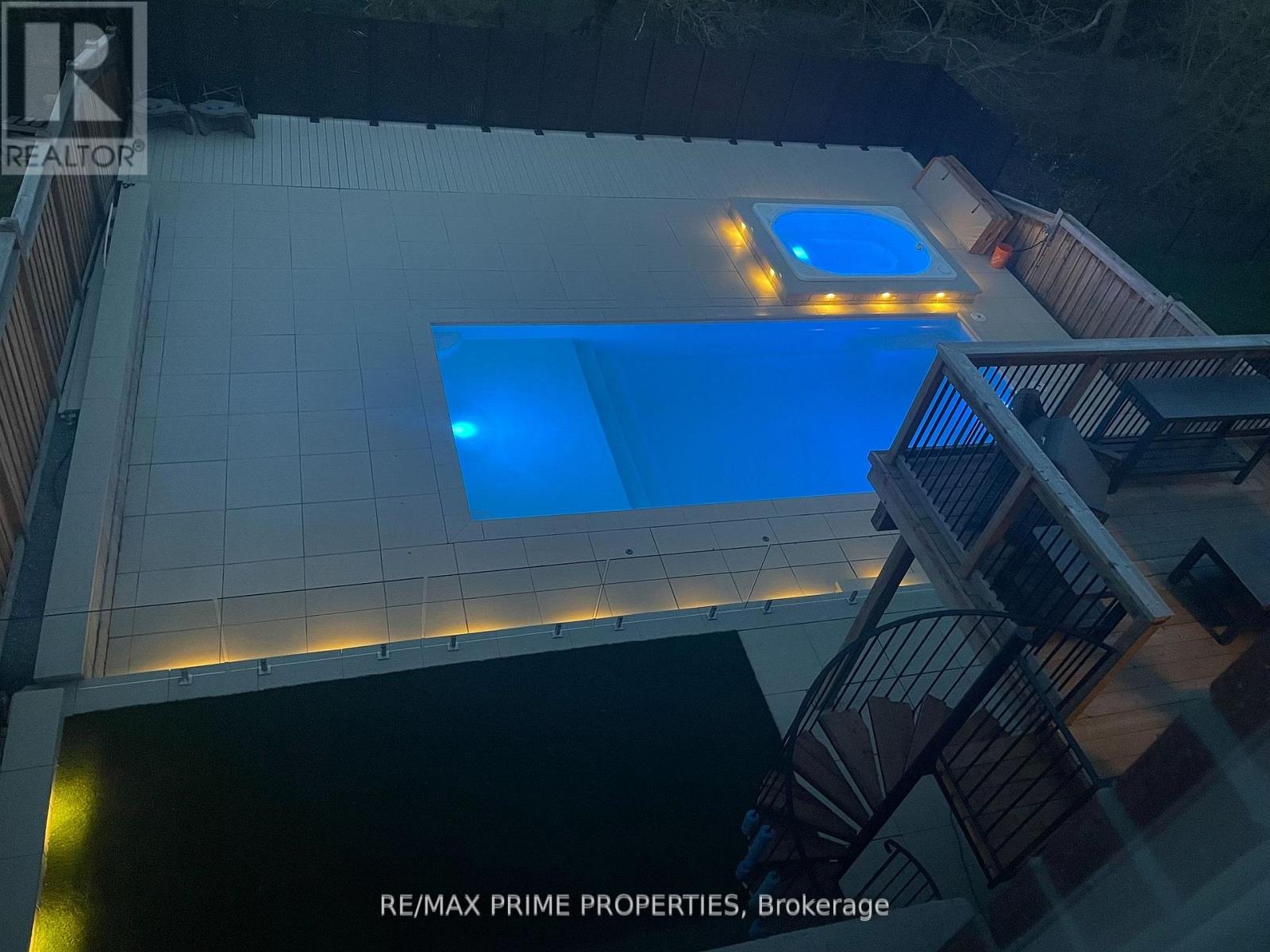 72 RIDGE GATE CRESCENT - 27