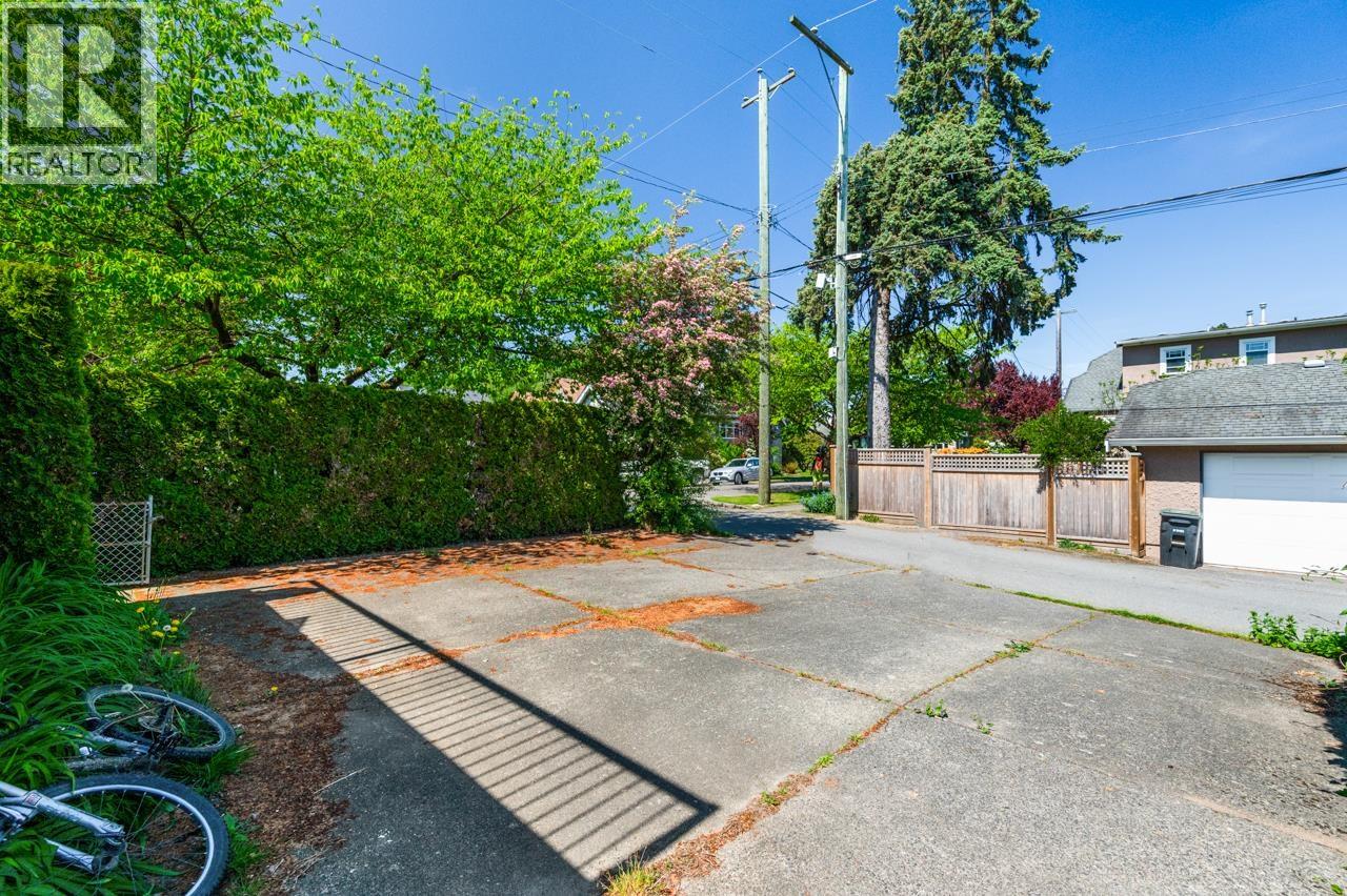 5 Bed, 3 Bath House for Sale in Vancouver – 3488 HIGHBURY STREET, Vancouver - Image 27