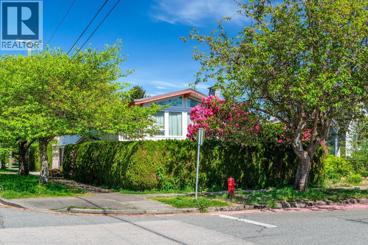 5 Bed, 3 Bath House for Sale in Vancouver – 3488 HIGHBURY STREET, Vancouver - Image 30