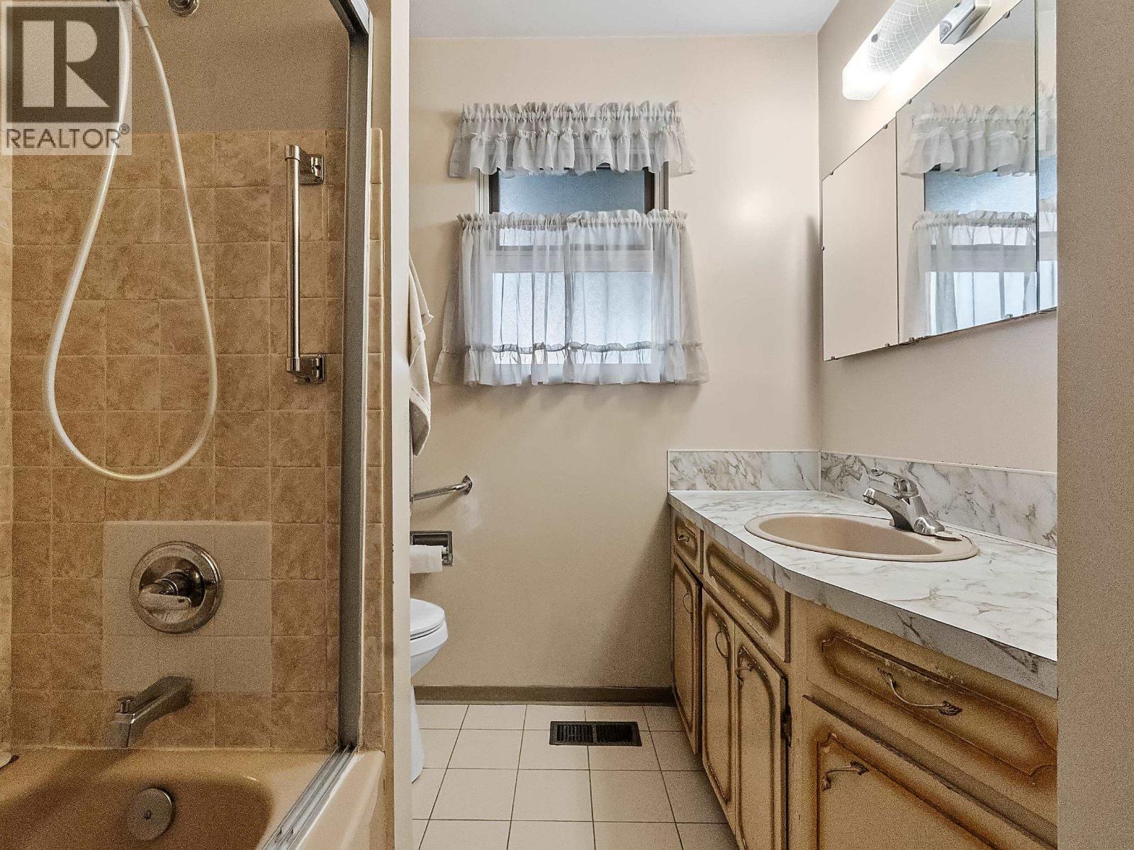 5 Bed, 2 Bath House for Sale in Vancouver – 352 E 38TH AVENUE, Vancouver - Image 12