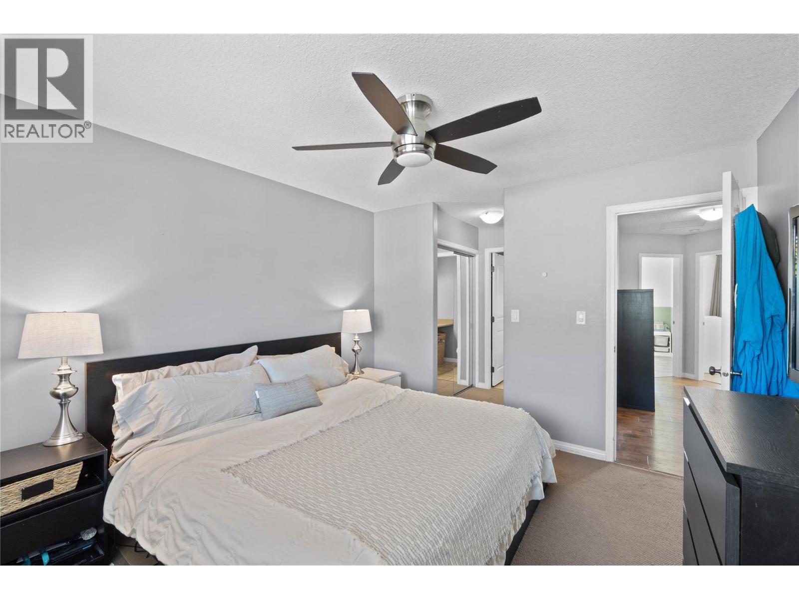 #4 1945 GRASSLANDS Boulevard - 17