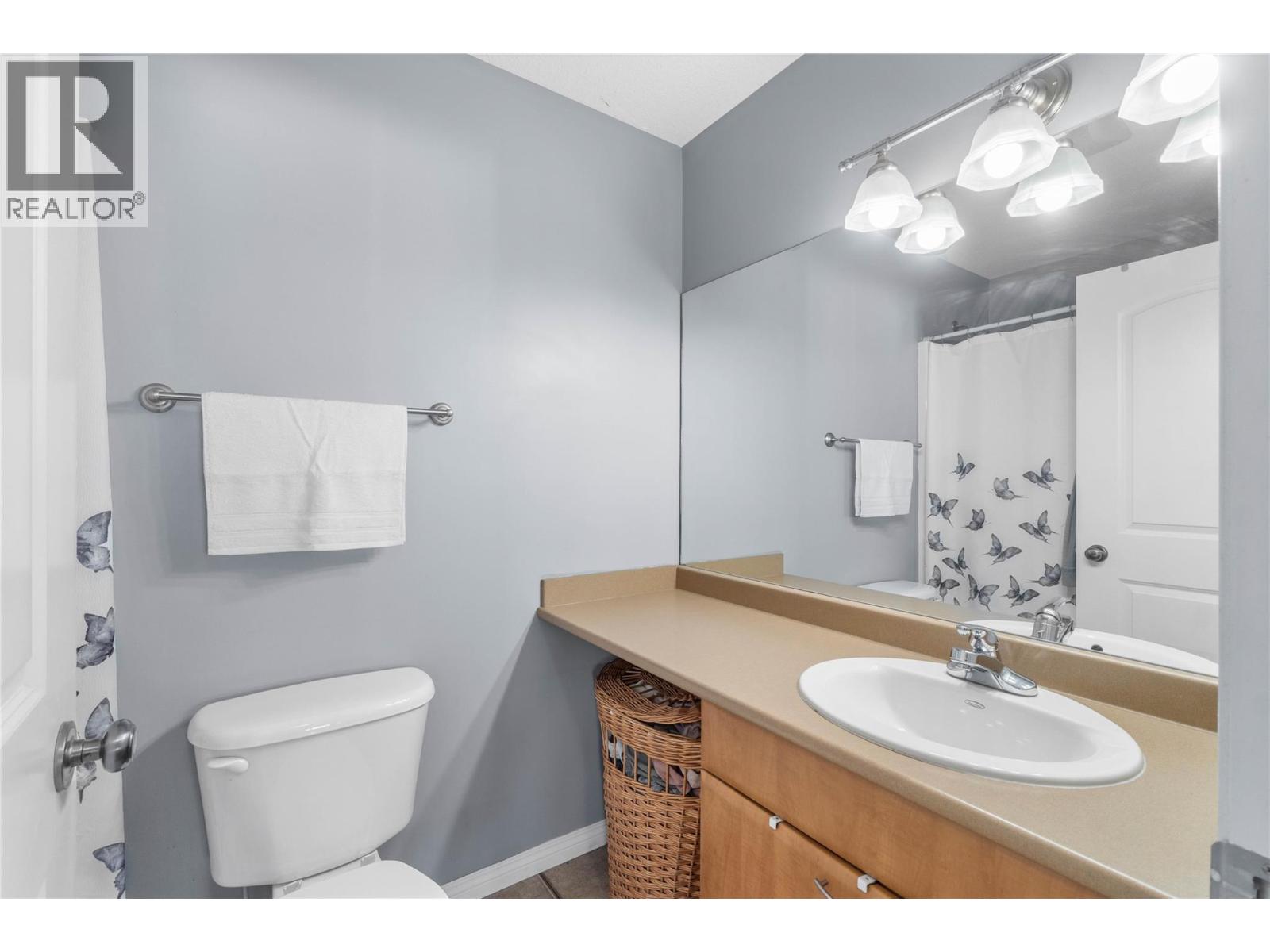 #4 1945 GRASSLANDS Boulevard - 19