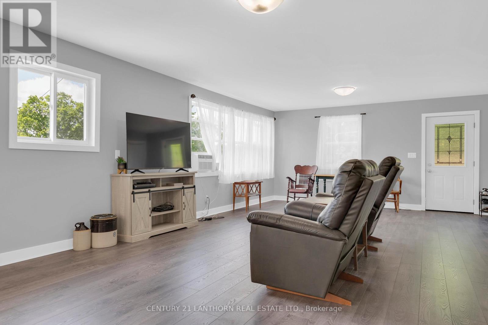 932 HUNT CLUB ROAD - 16