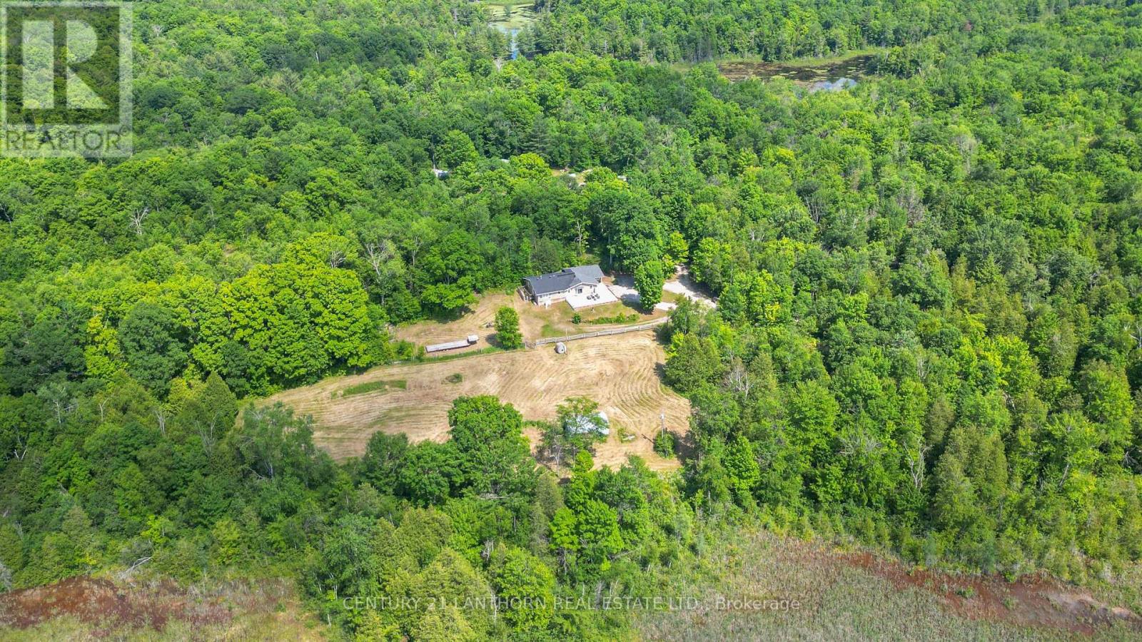 932 HUNT CLUB ROAD - 38