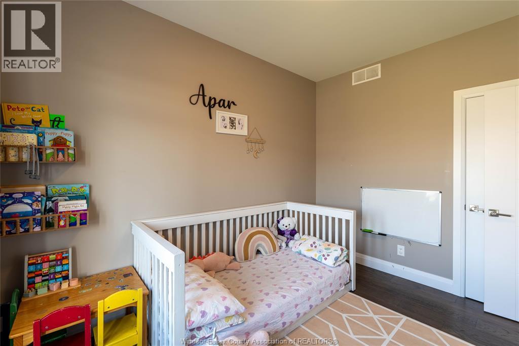 2 SUMMERVILLE AVENUE - 19