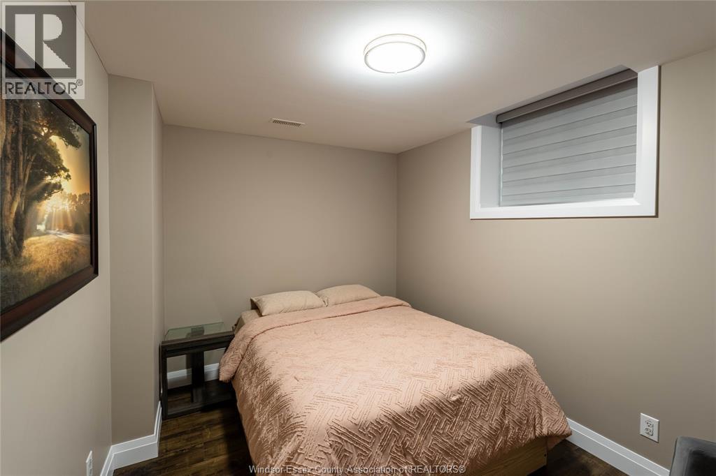 2 SUMMERVILLE AVENUE - 20