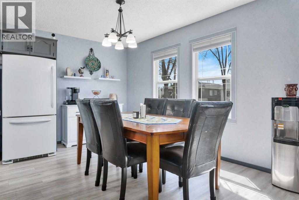 5016 55 Avenue, Ponoka