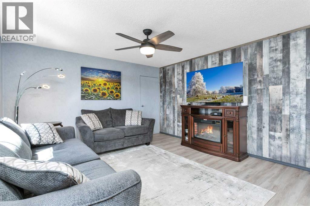 5016 55 Avenue, Ponoka