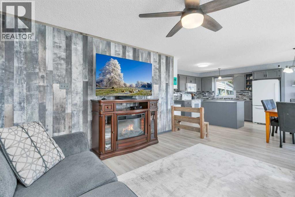 5016 55 Avenue, Ponoka