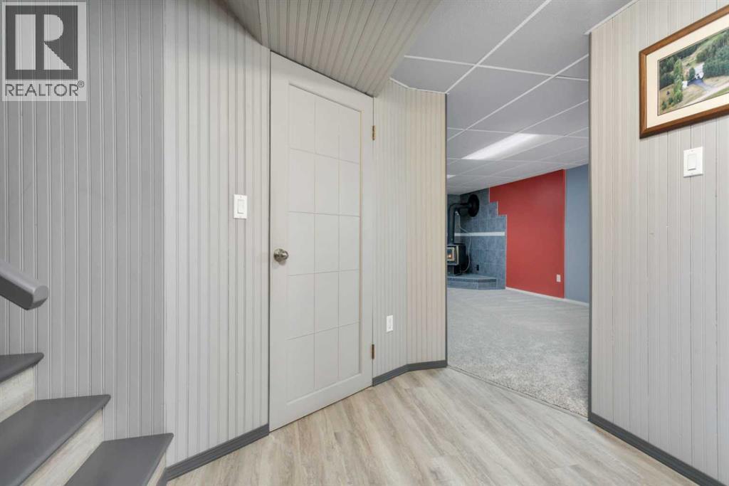 5016 55 Avenue, Ponoka