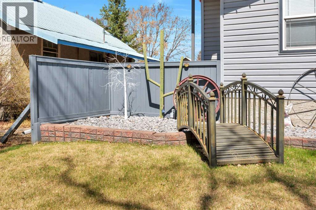 5016 55 Avenue, Ponoka